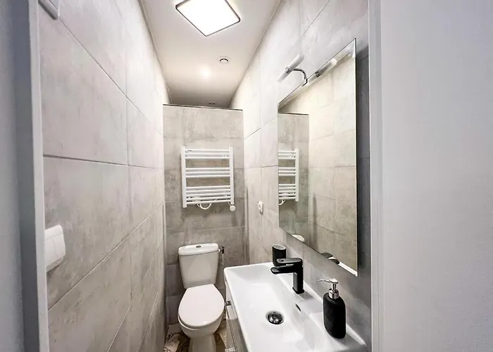 Confort & Modernite Au Centre De Ταρμπ